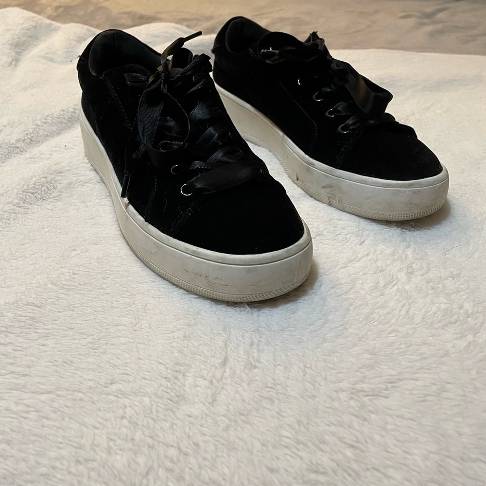 Black Steve Madden Platform Shoes